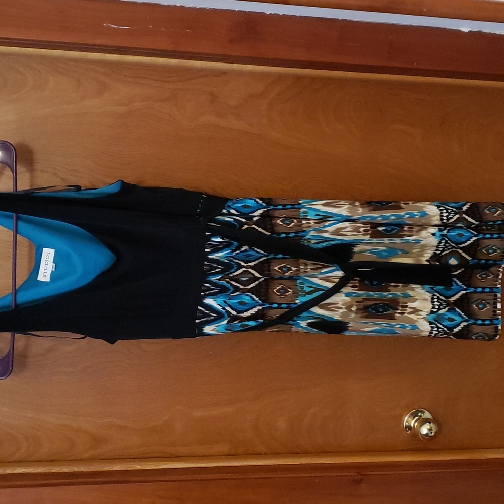 Studio I Knee Length Dress. Size Medium
